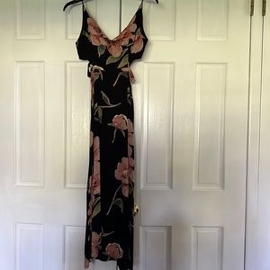 TOPSHOP floral midi dress with cutouts!